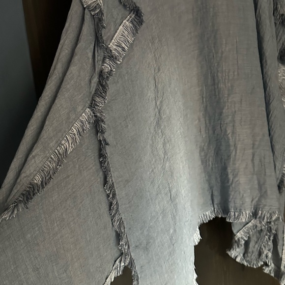 SOE blue light weight kimono with fringe, size Lg - Picture 5 of 7